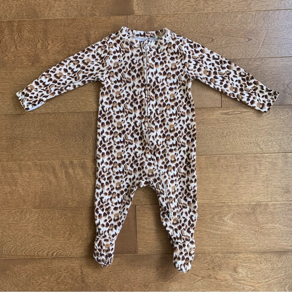 2/$10 OLD NAVY Baby girl leopard pyjamas 3-6m - Picture 1 of 4